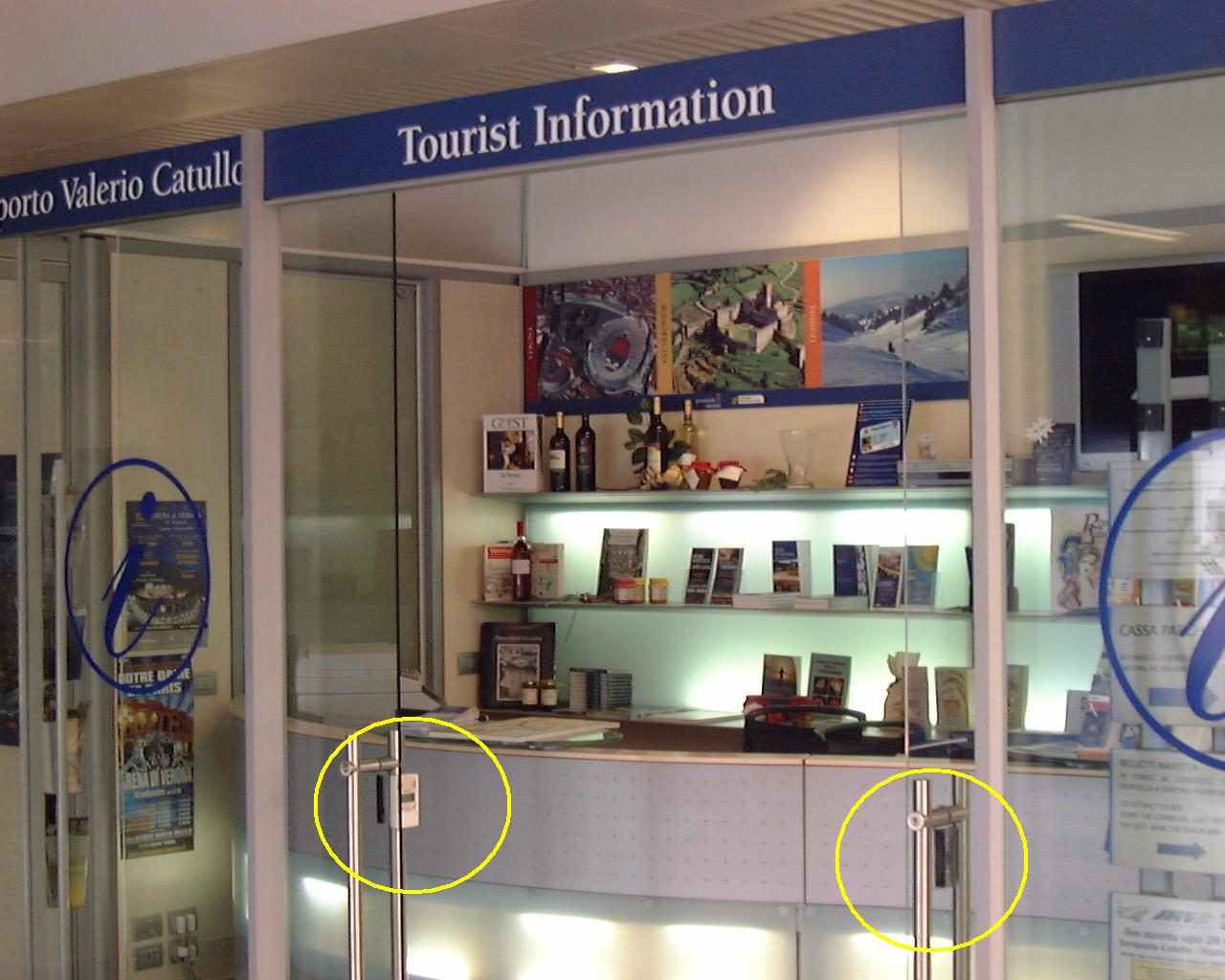 Contapersone wireless nell'Aeroporto Catullo a Verona, Ufficio IAT